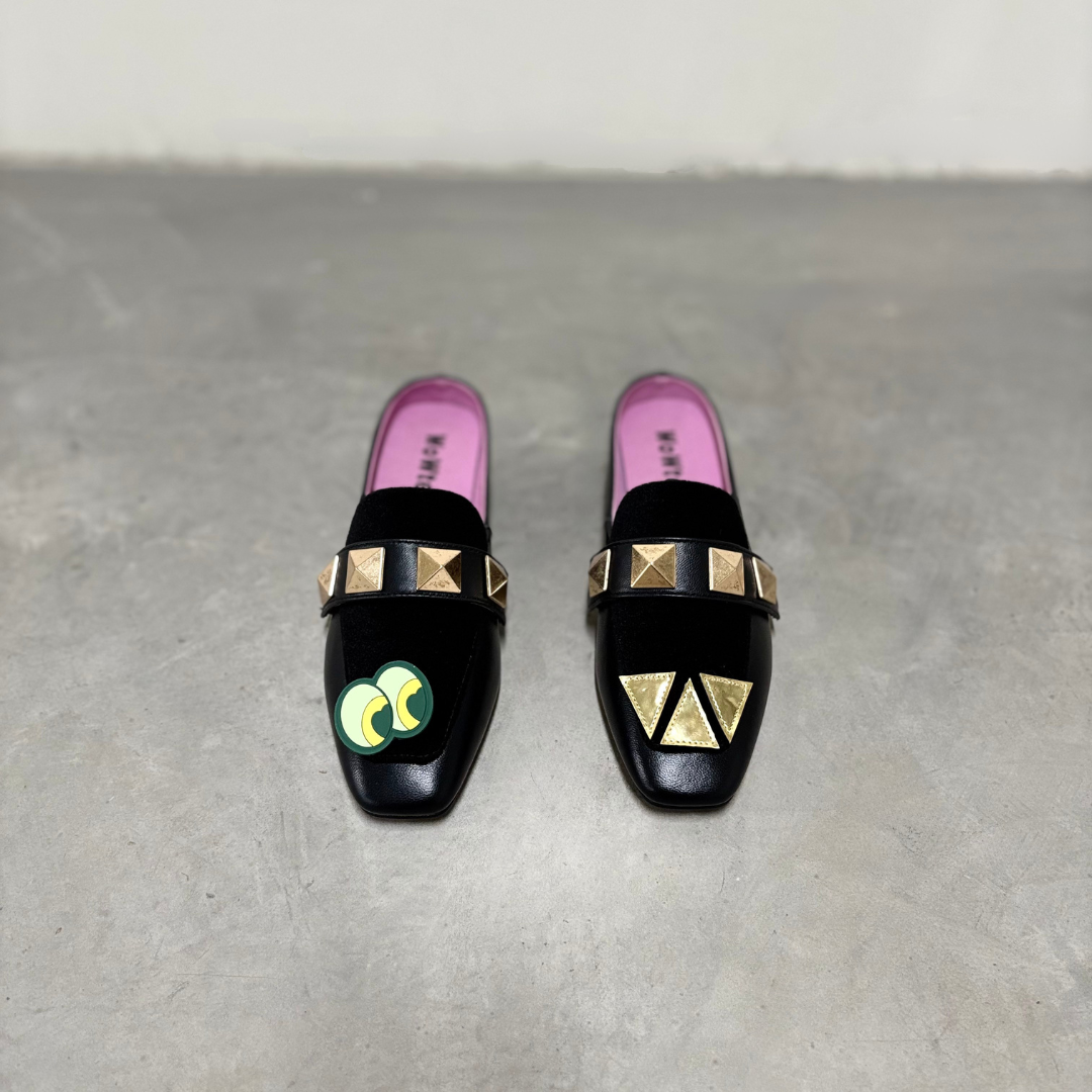 GOLDEN EYE Stick-On Shoe Set